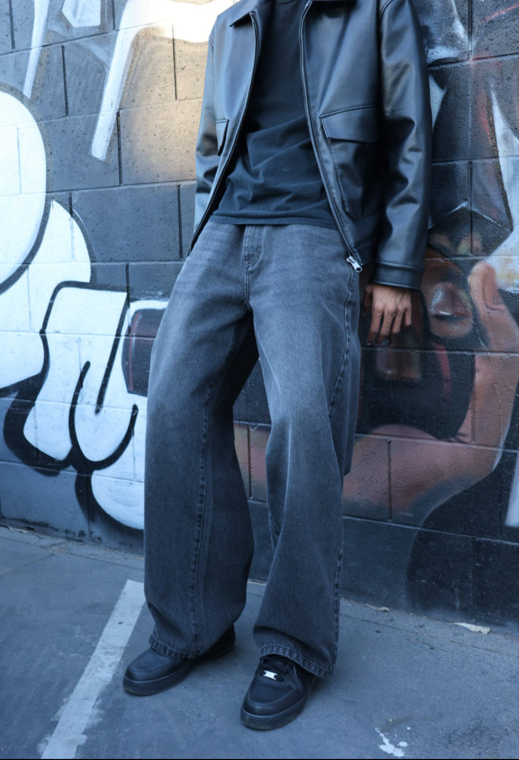 THE BAGGY BLACK
